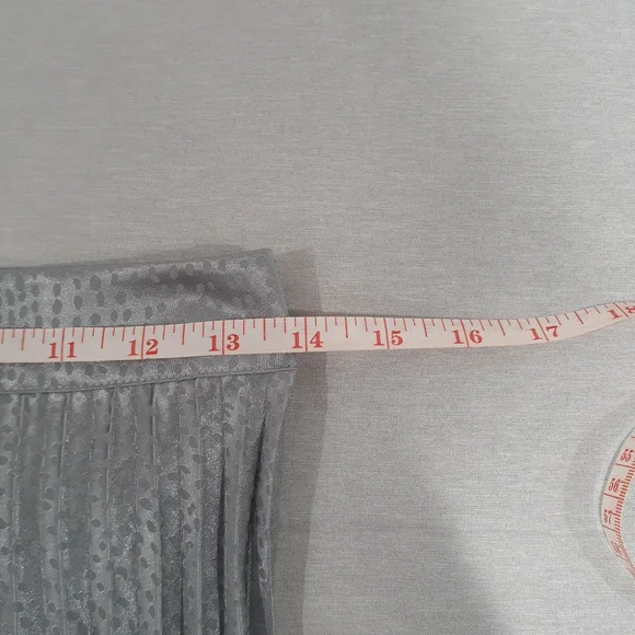 JUSTFAB Women's Pleated Draped Skirt Metallic Silver - Picture 6 of 8